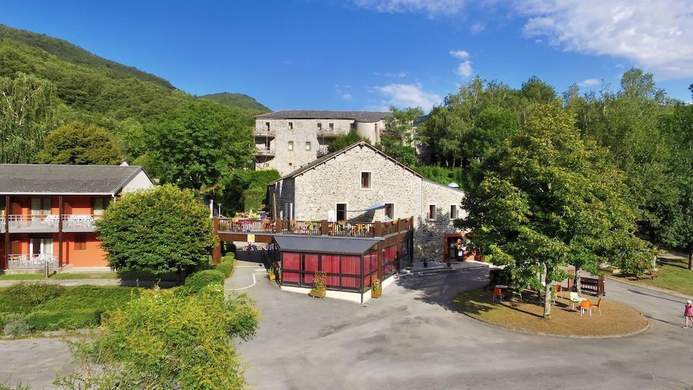 Готель Vvf Sud Aveyron Brusque Екстер'єр фото